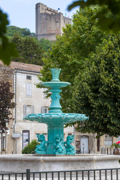 Restructuration de la fontaine traditionnelle de la place de la Résistance 6