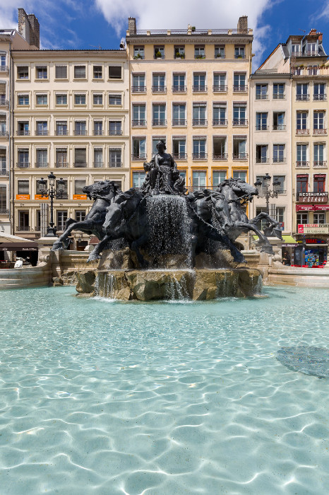 Rénovation de la fontaine Bartholdi place des Terreaux 2