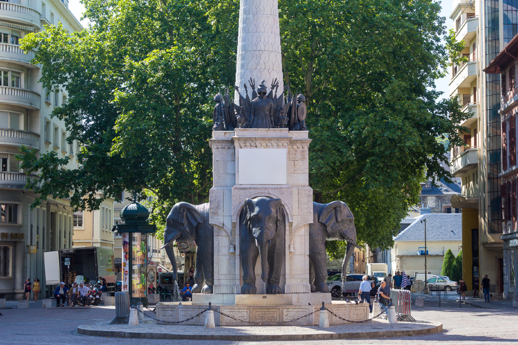 Place des Elephants 3