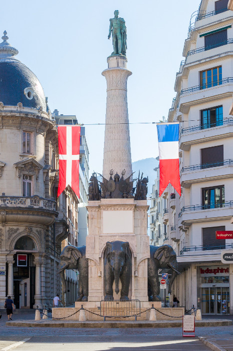 Place des Elephants 4