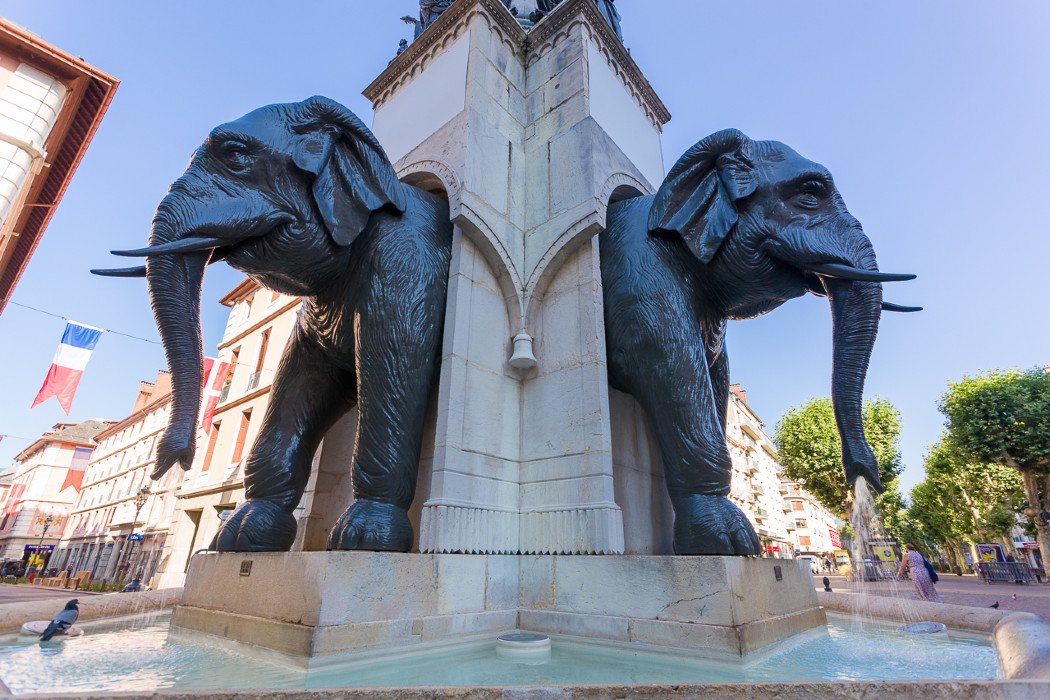 Place des Elephants 6